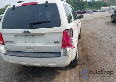 2010 Ford Escape Xlt from USA, damaged, VIN 1FMCU9DG8AKD30421